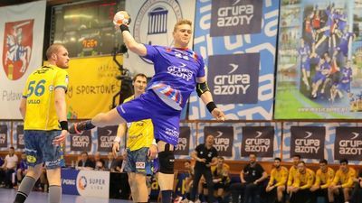 Ostatni mecz w PGNiG Superlidze przed przymusową przerwą odbył się w środę w Puławach, gdzie Azoty przegrały z PGE Vive Kielce 32:39