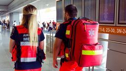 Koronawirus: Na Lotnisku Chopina służby kontrolują tylko pasażerów przylatujących z trzech krajów