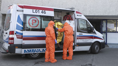 Obecnie w puławskim szpitalu przebywa jeszcze kilku innych pacjentów z potwierdzoną infekcją koronawirusem i podejrzeniem zakażenia