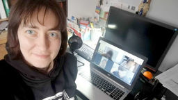 Dr Barbara Ostrowska, nauczycielka psychologii i teorii wiedzy w programie dyplomowym matury międzynarodowej w Liceum Paderewski w Lublinie w trakcie nauki