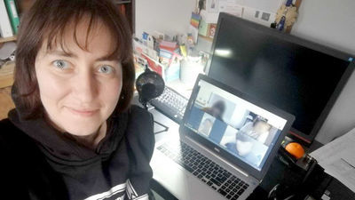 Dr Barbara Ostrowska, nauczycielka psychologii i teorii wiedzy w programie dyplomowym matury międzynarodowej w Liceum Paderewski w Lublinie w trakcie nauki