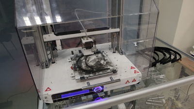 Koronawirus: Lubelska uczelnia drukuje przyłbice ochronne dla medyków 