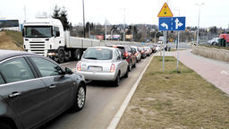 Lublin: Codziennie rano kierowcy stoją tu w korkach. Poszerzą drogi wyjazdowe z osiedla