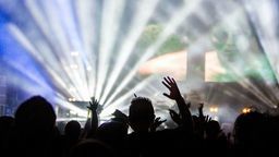  Mężczyzna po tym jak został wyrzucony z jednego z klubów, groził ochroniarzom bronią