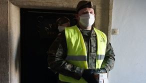 Około 150 żołnierzy 2 LBOT jest już zaangażowanych w działania ograniczania rozprzestrzeniania się COVID-19 w województwie lubelskim – informuje kpt. Damian Stanula, oficer prasowy 2 Lubelskiej Brygady Obrony Terytorialnej
