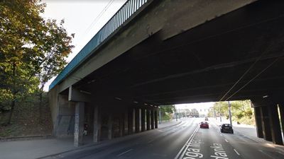 Lublin: Pod wiaduktem nad Drogą Męczenników Majdanka tylko jedną połową jezdni
