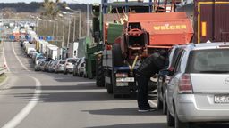 Sobota, 14 marca. Przejście graniczne w Dorohusku. Po godz. 15 kolejka miała 18 km