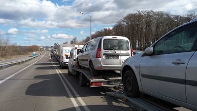 Kolejka pojazdów przy przejściu granicznym w Dorohusku