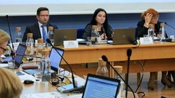 Podczas najbliższej sesji, w sali konferencyjnej puławskiego Ratusza znajdzie się tylko przewodnicząca rady. Pozostali samorządowcy zostaną w domach, a prezydent będzie łączył się ze swojego gabinetu