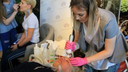 Wśród zamkniętych lokali znajdują się m.in. salony fryzjerskie i kosmetyczne. Ich klientki odwołały wszystkie zaplanowane wizyty już dwa tygodnie temu