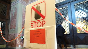 Kościół rozpoczął Triduum Paschalne w pustych świątyniach [transmisje z mszy św.]