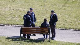 Więcej patroli policji na ulicach oraz nowe zasady kontroli osób w kwarantannie