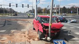 Lublin: Wypadek na skrzyżowaniu ul. Choiny i Wojtasa. Dwa auta kompletnie zniszczone [zdjęcia]