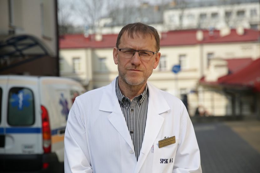 Kierownik kliniki chorób zakaźnych szpitala w Lublinie dr hab. Krzysztof Tomasiewicz