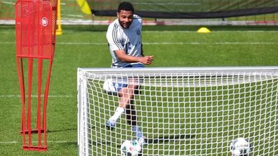 Bayern wrócił do treningów, Lewandowski już strzela [wideo]