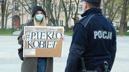 "Walczcie z wirusem, nie z kobietami!". Protest w Lublinie wobec projektu ustawy drastycznie zaostrzającej prawo aborcyjne