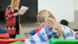 Kiedy uczniowie wrócą do szkół? "Być może nie będzie powrotu przed wakacjami"