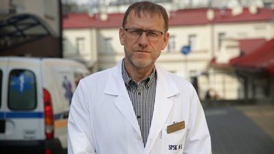 Dr hab. n. med. Krzysztof Tomasiewicz, kierownik Kliniki Chorób Zakaźnych SPSK1 w Lublinie