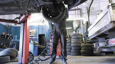 – W tej chwili działamy na 10 proc. swoich poprzednich możliwości – mówi Jarosław Kasperek, właściciel firmy Kas-Car w Lublinie