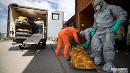 Ewakuacja podopiecznych Domu Pomocy Społecznej. Zarażonych było 55 osób