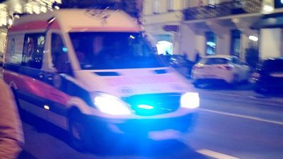 Mężczyzna ugodzony nożem ostatecznie trafił do szpitala, ale na początku twierdził, że nie potrzebuje pomocy