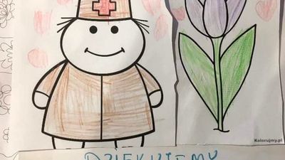 Dzieci rysują medykom ze szpitala zakaźnego w Puławach. "Dla nas jesteście bohaterami"