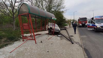 Wypadek przy ul. Szeligowskiego w Lublinie. Zdjęcia otrzymaliśmy od naszego Czytelnika. Bardzo dziękujemy. 