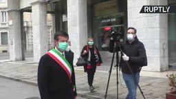 Minuta ciszy w Bergamo. Burmistrz miasta oddał hołd ofiarom pandemii koronawirusa