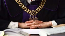 Informacje o odbywających się rozprawach są zamieszczane w internecie. 