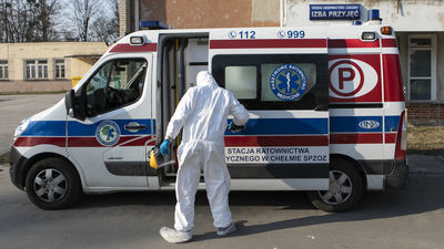 Szpital w Chełmie kupuje respiratory, sztuczne nerki, łóżka, maseczki i kombinezony