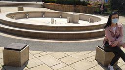 W jedynej miejskiej fontannie w Chełmie nie ma jeszcze wody.