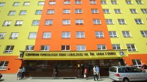 Księża zebrali pieniądze na COZL. "Jest to cenny wkład w walce z koronawirusem..."