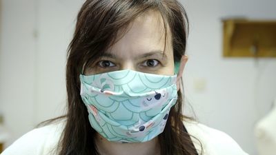 Zakrywanie ust i nosa obowiązkowe od czwartku. Czy dzieci muszą korzystać z maseczek?