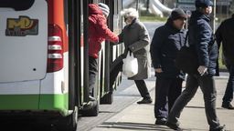 Więcej osób wsiądzie do autobusów. W największych pojazdach w Lublinie 45 osób