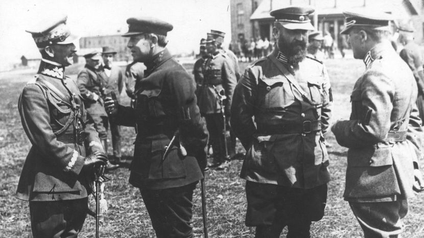 Kwiecień 1920. Generał Antoni Listowski – dowódca 2 Armii WP (pierwszy z lewej) podczas rozmowy z atamanem Semenem Petlurą (drugi z lewej)