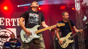 820 fanów dobrej muzyki oglądało wspomnienie z koncertu Dezertera z 2019 na fanpage Innych Brzmień