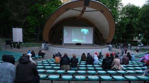 Ruszyło kino w Muszli Ogrodu Saskiego. Kolejny seans w sobotę