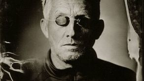 W fotografii cenię niedoskonałość. Używam niedoskonałej techniki, sam jestem niedoskonały, tworzymy niedoskonały zespół. Staram się, żeby moje fotografie przemówiły do oglądającego – mówi Mariusz Tomczuk 