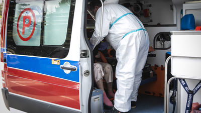 Nowe przypadki koronawirusa w Polsce to w większości pacjenci ze Śląska. Od początku epidemii zmarło 800 osób