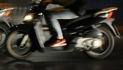 Pijana 15-latka z Poniatowej uciekała przed policją na kradzionym skuterze