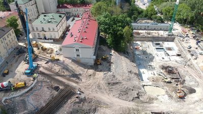 Dyrektor Adam Borowicz prowadził wielką przebudową swojego szpitala