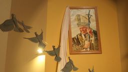 Odsłonięcie obrazu w kościele