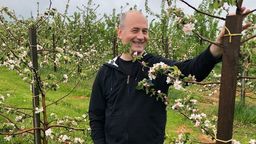 Adam Droździel w swoim sadzie