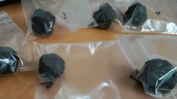 20-latek z Lublina miał w domu dziwne kule. Agresywna mama też narobiła sobie problemów