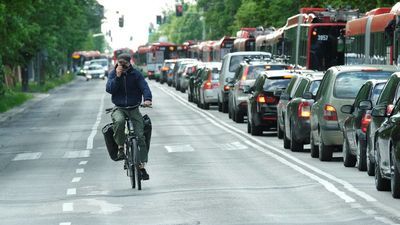 Lublin: Komunikacyjne piekło w Alejach Racławickich. Tworzą się ogromne korki