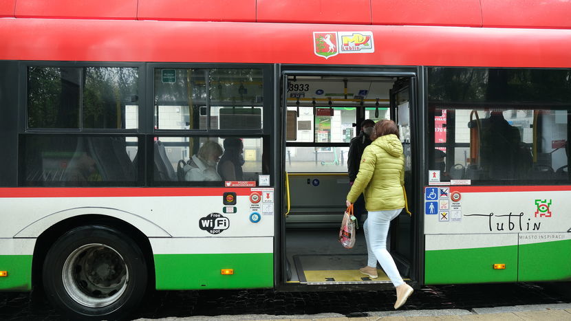Czy rzeczywiście w autobusach i trolejbusach jest tak luźno, jak twierdzą miejscy urzędnicy?