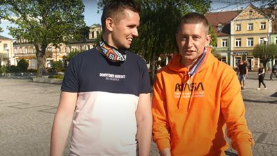 Biała Podlaska: Małżeństwo gejów rozdaje tęczowe maseczki w tzw. strefach wolnych od LGBT