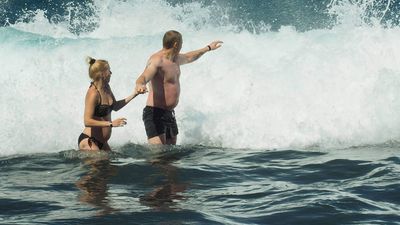 Każdy etatowy pracownik w Polsce ma dostać 1000 zł na wakacje. Jest jeden warunek