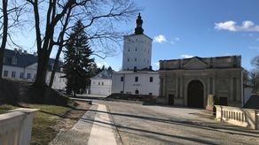 Nowa kostka może popękać pod naciskiem kół - tłumaczy prezydent 