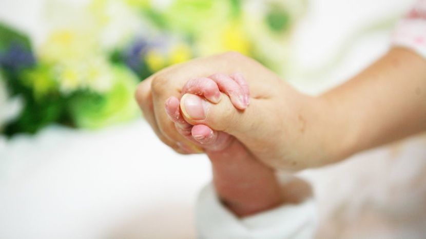 Szpitale mogą przywracać możliwość porodów rodzinnych
